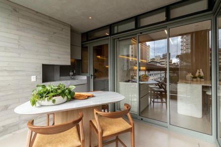 27_photo/94dce38bc7.c305c417db195344-ATLAS-eecd0283-8956-4f7d-ba48-340f6a135352.jpg de apartamento à venda com 3 quartos, 193m² em Batel, Curitiba