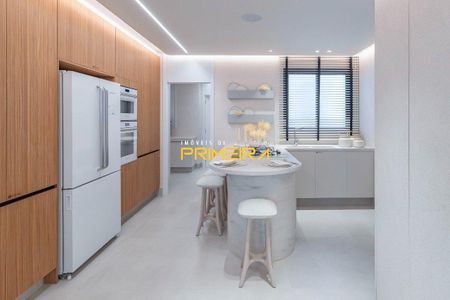 8_photo/94dce38bf1.7e2ea02b9085bf9d-ATLAS-220cc0b8-cae3-4f1a-9f61-9f655a86a042.jpg de apartamento à venda com 3 quartos, 202m² em Batel, Curitiba