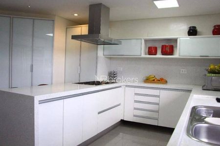 17_photo/94dce38bf7.f69813343084f5ab-ATLAS-94ecc0b6-1d7e-4150-a2ea-36308de91bf3.jpg de apartamento para alugar com 4 quartos, 322m² em Batel, Curitiba