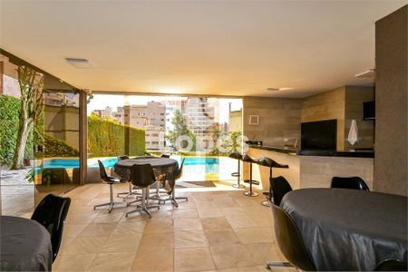 21_photo/94dce38c9f.c7048a8dc0618162-ATLAS-68f3542e-4703-461d-99ab-ca4d6c641a9d.jpg de apartamento à venda com 3 quartos, 255m² em Batel, Curitiba