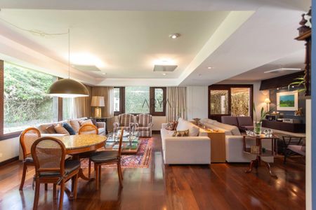 8_photo/94dce38de9.826aa08d214c4ef3-ATLAS-b0505a02-3e71-466e-89ea-fa3e6e89d9a9.jpg de casa à venda com 4 quartos, 545m² em Batel, Curitiba