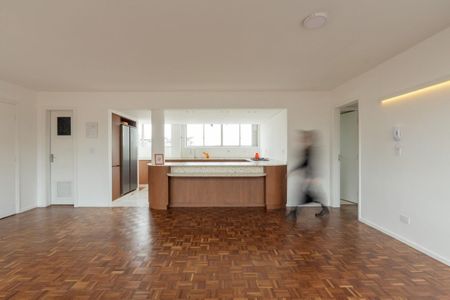 2_photo/94dce38e29.1644c5a59b13fcf5-ATLAS-ecb66fd5-7c9a-49c6-ad73-1d891c3aabeb.jpg de apartamento à venda com 3 quartos, 130m² em Batel, Curitiba