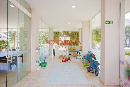 34_photo/94dce38e51.bb8f4edc70859172-ATLAS-8dc913d3-8747-42e3-8729-6f3dc3a7b8a0.jpg de apartamento para alugar com 2 quartos, 152m² em Batel, Curitiba