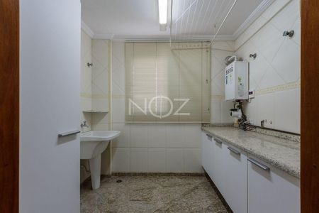 4_photo/94dce38f0d.70fed3faa30d4614-ATLAS-19fd96c0-09d5-4ef0-80ac-0bbf5eb8a154.jpg de apartamento à venda com 4 quartos, 400m² em Água Verde, Curitiba