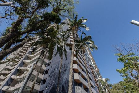 7_photo/94dce38f0d.70fed3faa30d4614-ATLAS-88d5cd1d-fe5e-4c03-973b-6bbc2a0c0fec.jpg de apartamento à venda com 4 quartos, 400m² em Água Verde, Curitiba