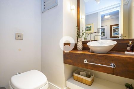 30_photo/94dce38f0d.70fed3faa30d4614-ATLAS-bcbdf47f-0795-44bd-b21c-cd9fe4941bd1.jpg de apartamento à venda com 4 quartos, 315m² em Água Verde, Curitiba