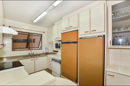 8_photo/94dce38f35.a5b3dff86d34f08c-ATLAS-1a292724-5773-4eba-b469-6b0ff6df5dce.jpg de apartamento à venda com 4 quartos, 302m² em Batel, Curitiba