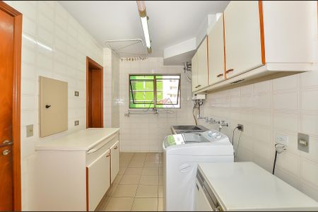 3_photo/94dce38f35.a5b3dff86d34f08c-ATLAS-4e27aa04-7e0c-4b4e-aaeb-5357815f0e1b.jpg de apartamento à venda com 4 quartos, 302m² em Batel, Curitiba