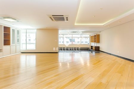 12_photo/94dce38f69.066cb10c4ae45710-ATLAS-2cbc71c9-fedb-46ee-aa0d-7c7aecf027cb.jpg de apartamento à venda com 4 quartos, 362m² em Água Verde, Curitiba