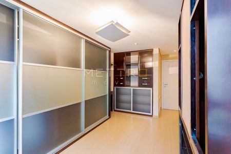 8_photo/94dce38f69.066cb10c4ae45710-ATLAS-2f718642-48cd-4821-9bd2-a81e793b5ebd.jpg de apartamento à venda com 4 quartos, 362m² em Água Verde, Curitiba