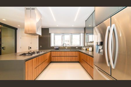 5_photo/94dce38f73.157fc1bb9abf5f87-ATLAS-103e14bd-dc06-448a-87f6-a8fe414cbfb1.jpg de apartamento para alugar com 4 quartos, 385m² em Batel, Curitiba