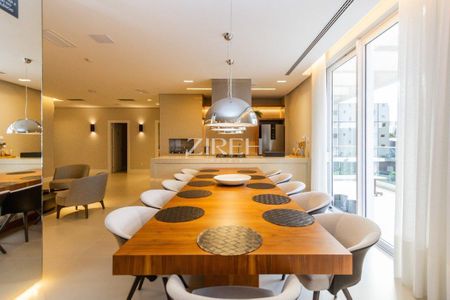 3_photo/94dce38f73.eeecff7ba3eeed4f-ATLAS-03f5b623-6985-4b3f-b805-42778d974e51.jpg de apartamento para alugar com 4 quartos, 385m² em Batel, Curitiba