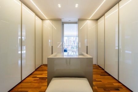 2_photo/94dce38f73.eeecff7ba3eeed4f-ATLAS-10a362ef-b2a3-4afd-8bb6-c17c3707c5b4.jpg de apartamento para alugar com 4 quartos, 385m² em Batel, Curitiba