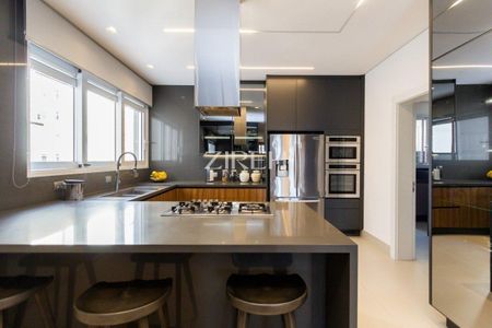 11_photo/94dce38f73.eeecff7ba3eeed4f-ATLAS-2f5cf351-5c89-46e4-87b0-3669c9a13b4c.jpg de apartamento para alugar com 4 quartos, 385m² em Batel, Curitiba