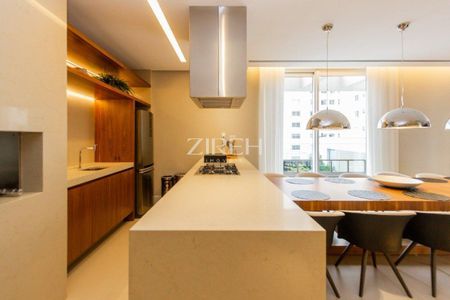 26_photo/94dce38f73.eeecff7ba3eeed4f-ATLAS-fff3e188-1c20-4c3d-83d5-c11fa7fc9e6e.jpg de apartamento para alugar com 4 quartos, 385m² em Batel, Curitiba