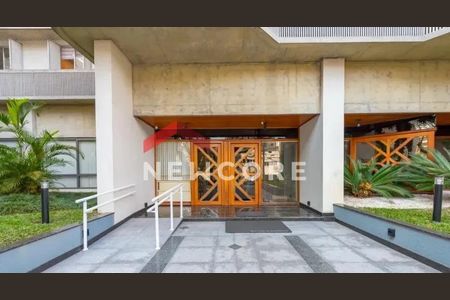 37_photo/94dce38f99.59b9fa3339c8dcb8-ATLAS-2879a30e-6b7f-4352-9219-2d3c6f250e1d.jpg de apartamento à venda com 4 quartos, 216m² em Batel, Curitiba