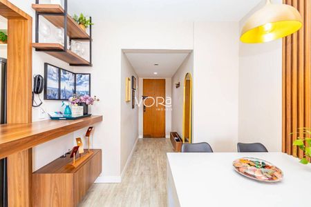 6_photo/94dce38f9d.f2ed236aecaa8a04-ATLAS-b90a8231-c2f2-47f4-a936-a1b747f158e6.jpg de apartamento à venda com 2 quartos, 40m² em Batel, Curitiba