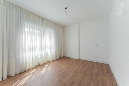 31_photo/94dce390a5.e3fa5b422fcb7fe4-ATLAS-b8f9e5de-14d4-412e-8b7b-ec35afbd97ed.jpg de apartamento à venda com 3 quartos, 128m² em Seminário, Curitiba