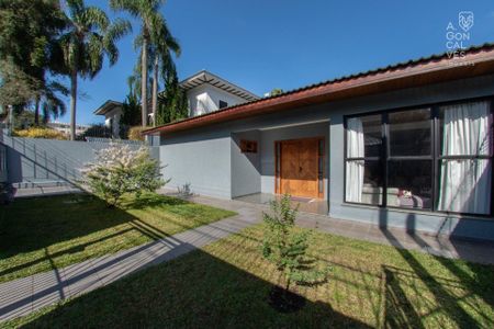 2_photo/94dce390fd.ceff8192393c33de-ATLAS-e2208778-0b74-4408-9d3d-aabf9dd766c1.jpg de casa à venda com 4 quartos, 349m² em Seminário, Curitiba