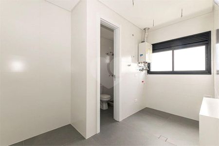 12_photo/94dce3918f.f861ecc718bdcbd7-ATLAS-2244f239-e863-46d9-ae9a-1405f1ace3cc.jpg de apartamento à venda com 3 quartos, 163m² em Batel, Curitiba