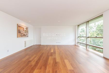 37_photo/94dce39273.b369a2c23d975766-ATLAS-50247b70-e42e-4da7-9b85-6088fc6af4c4.jpg de apartamento à venda com 3 quartos, 651m² em Batel, Curitiba