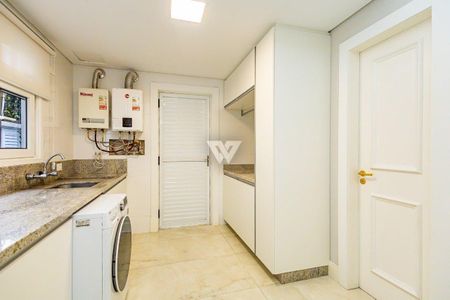 4_photo/94dce393b5.f3b3abe6e9c7b300-ATLAS-31ac3dab-9230-4e9a-a1e4-a36a331d0db8.jpg de casa à venda com 3 quartos, 332m² em Batel, Curitiba