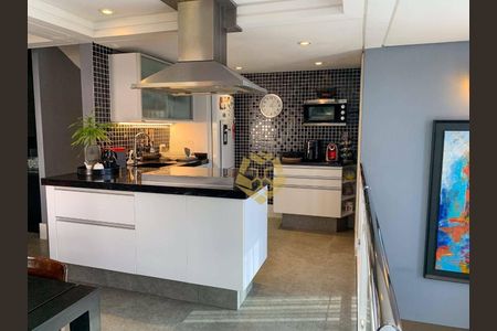 6_photo/94dce39455.60978ffcad3ca4e7-ATLAS-e07de070-25eb-4d21-9dcb-c05cc6ae82b8.jpg de casa à venda com 3 quartos, 350m² em Centro, Curitiba