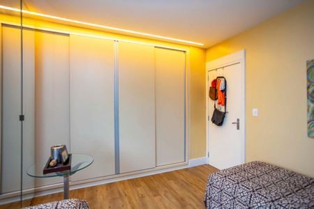 23_photo/94dce395a9.2a774ece37cbfa00-ATLAS-14c8dfbf-cdf5-4cdc-8b2f-0b9f24ccd2b2.jpg de casa à venda com 3 quartos, 326m² em Centro, Curitiba