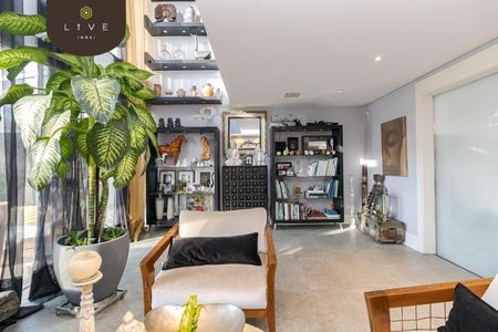 7_photo/94dce395a9.2a774ece37cbfa00-ATLAS-40514063-35cd-4048-8d28-0c0a7d39741a.jpg de casa à venda com 3 quartos, 326m² em Centro, Curitiba