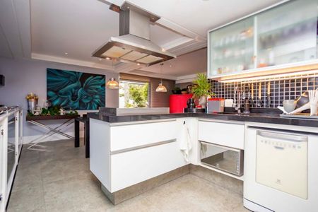 16_photo/94dce395a9.2a774ece37cbfa00-ATLAS-5193cf7e-cea9-4c53-b736-7267f1bb19b2.jpg de casa à venda com 3 quartos, 326m² em Centro, Curitiba