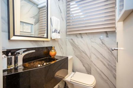 36_photo/94dce395a9.2a774ece37cbfa00-ATLAS-dfe788ae-07e4-4be0-b651-c23aa38d779b.jpg de casa à venda com 3 quartos, 326m² em Centro, Curitiba