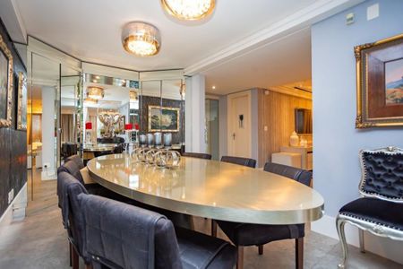 12_photo/94dce395a9.2a774ece37cbfa00-ATLAS-e136be0d-cba3-4d48-97fa-16a2f58483a3.jpg de casa à venda com 3 quartos, 326m² em Centro, Curitiba