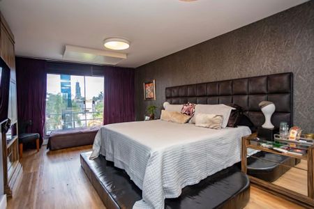 28_photo/94dce395a9.2a774ece37cbfa00-ATLAS-f968da6c-9f8e-4357-8b5e-e168e19cbfc7.jpg de casa à venda com 3 quartos, 326m² em Centro, Curitiba