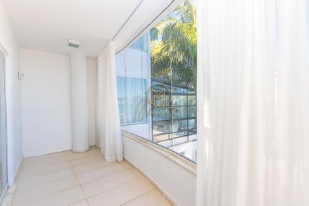 2_photo/94dce395b1.32872093cee71a99-ATLAS-71adcec8-8e0d-4bf9-882e-da90ea864224.jpg de casa à venda com 7 quartos, 400m² em Batel, Curitiba