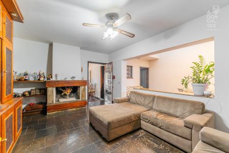 2_photo/94dce39669.f4a5c666155909d5-ATLAS-5eee7b7e-7a15-4bcb-b246-ac95084b5bbe.jpg de casa à venda com 4 quartos, 242m² em Seminário, Curitiba