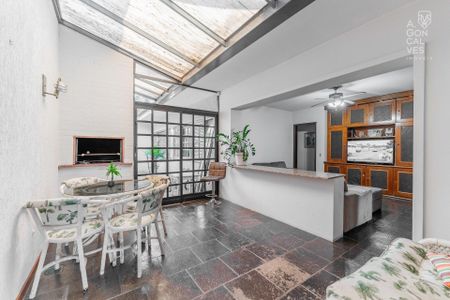 4_photo/94dce39669.f4a5c666155909d5-ATLAS-9402bfa1-c3bb-4eeb-9623-3dfe6845bdb7.jpg de casa à venda com 4 quartos, 242m² em Seminário, Curitiba