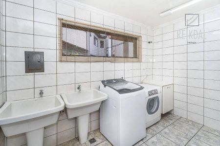 7_photo/94dce39855.2f15d505e37c7ac5-ATLAS-cd5c475f-df13-4236-8d10-11e57bbb9eaa.jpg de casa à venda com 5 quartos, 388m² em Seminário, Curitiba