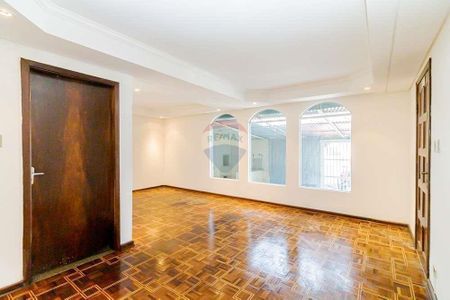 7_photo/94dce399b3.ad6cb26ada8414aa-ATLAS-7e183e2d-15e3-454f-99cb-e27f23d2b9b6.jpg de casa à venda com 3 quartos, 153m² em Seminário, Curitiba