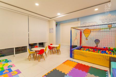 45_photo/94dce399c1.ff626ec6c5f2fb32-ATLAS-c0a7ba42-03e7-47f2-a3f9-8b1d934d2ea7.jpg de apartamento à venda com 2 quartos, 73m² em Seminário, Curitiba