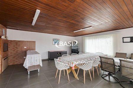 46_photo/94dce39a1f.63496836d37736d1-ATLAS-705ea8b7-7a76-4402-ae5f-932ee6865700.jpg de casa à venda com 3 quartos, 240m² em Seminário, Curitiba