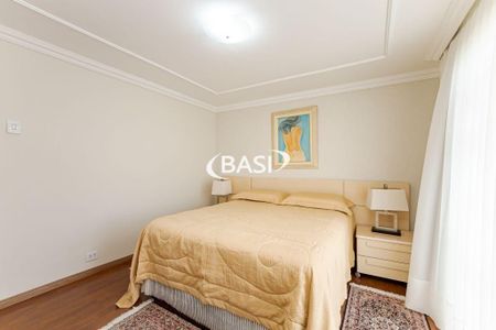 13_photo/94dce39a1f.63496836d37736d1-ATLAS-c13d9741-0b30-479c-a689-e48aeb91be07.jpg de casa à venda com 3 quartos, 240m² em Seminário, Curitiba