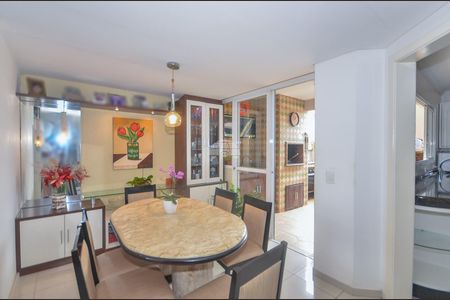 7_photo/94dce39a47.a92b4b06350bfbab-ATLAS-6362b56e-bff6-4e52-90ee-c9c6db93c616.jpg de casa à venda com 5 quartos, 241m² em Seminário, Curitiba