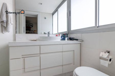 8_photo/94dce39aa7.3dd4b6242aa1d2d3-ATLAS-5faf0fc9-145a-4759-b62a-c74d19019b80.jpg de apartamento à venda com 4 quartos, 411m² em Água Verde, Curitiba