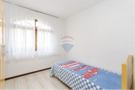 4_photo/94dce39b07.414164b24003628c-ATLAS-0be9de6c-70e0-4d4d-8daf-56667edb5ddb.jpg de casa à venda com 5 quartos, 374m² em Seminário, Curitiba