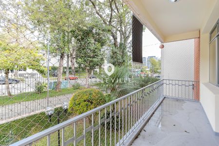 11_photo/94dce39b3d.307cfdcc0307e874-ATLAS-679ee459-5656-4a9d-8ba3-807f63ad8d1a.jpg de apartamento à venda com 3 quartos, 101m² em Água Verde, Curitiba