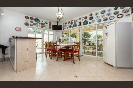 9_photo/94dce39b47.8d1d596cf1356774-ATLAS-60a9f9a9-2b02-47ea-8f76-9976dba0f605.jpg de casa à venda com 4 quartos, 350m² em Seminário, Curitiba