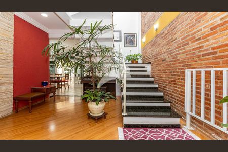 5_photo/94dce39b47.8d1d596cf1356774-ATLAS-d50e0492-c66e-4284-92e6-ee2f96ed17e4.jpg de casa à venda com 4 quartos, 350m² em Seminário, Curitiba