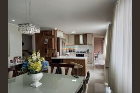 8_photo/94dce39b93.dc7b031a1d7e8bb1-ATLAS-457f78fa-d3ca-402b-b1a2-daeb7124621e.jpg de casa à venda com 3 quartos, 270m² em Vila Izabel, Curitiba