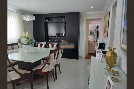 3_photo/94dce39b93.dc7b031a1d7e8bb1-ATLAS-b3f1c2fc-2f47-440c-95cc-6502d153be78.jpg de casa à venda com 3 quartos, 270m² em Vila Izabel, Curitiba