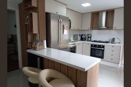 5_photo/94dce39b93.dc7b031a1d7e8bb1-ATLAS-d5861d7f-2de7-4fae-8860-e492e427b069.jpg de casa à venda com 3 quartos, 270m² em Vila Izabel, Curitiba